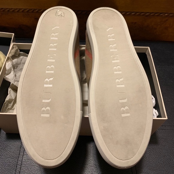 Burberry Hartfield Sneakers - Picture 3 of 5